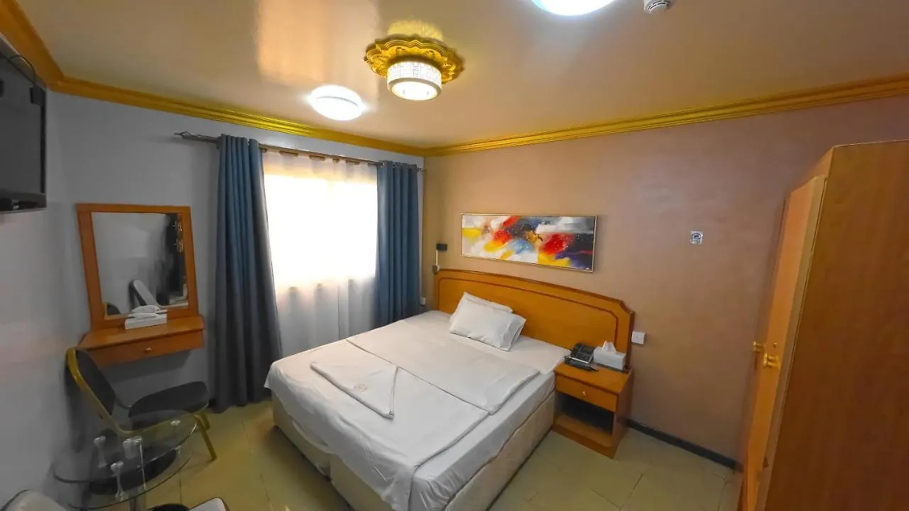 Maaeen Hotel ドバイ