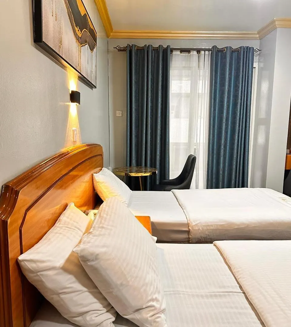 Maaeen Hotel ドバイ