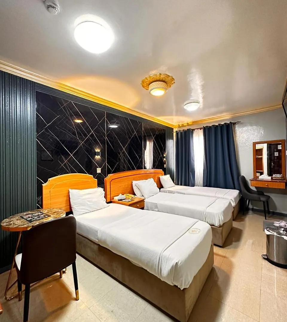 Maaeen Hotel ドバイ