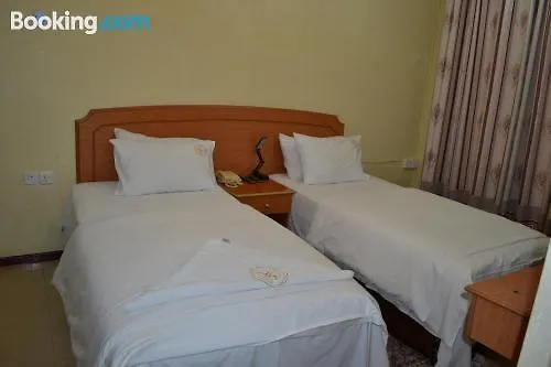 Maaeen Hotel ドバイ